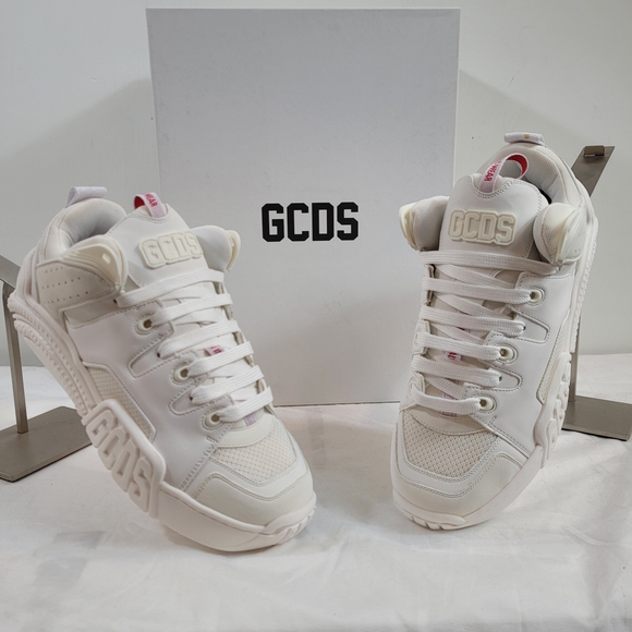 Men's White Athletic Shoes